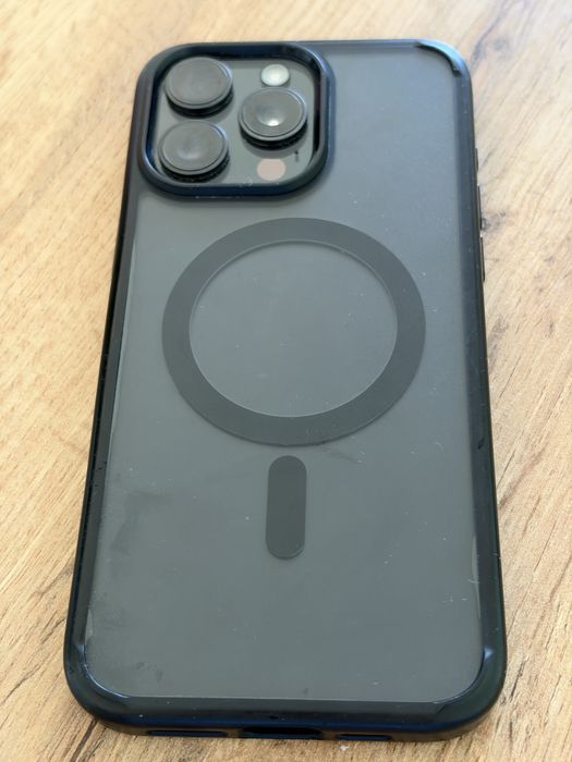 Iphone 15 pro max 256 черен 88% батерия