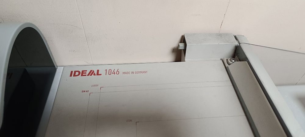 Гильотина для резки бумаги IDEAL 1046