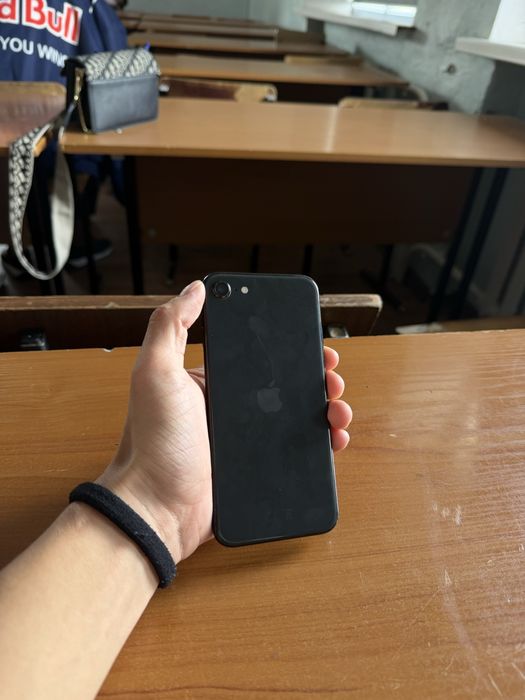 Айфон se сатлады срочно