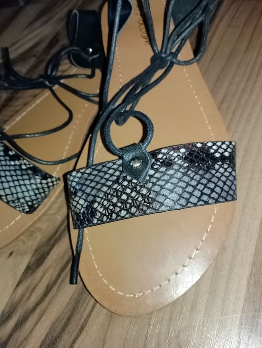 Sandale de vară noi