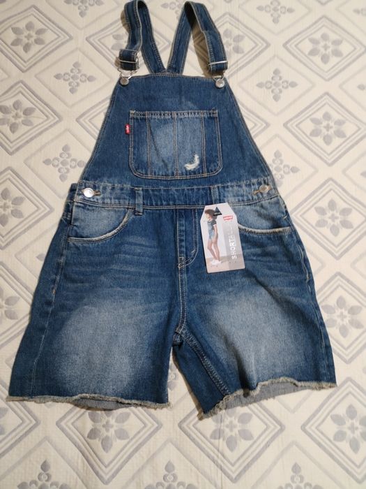 Фирменный комбинезон Levis на девочку