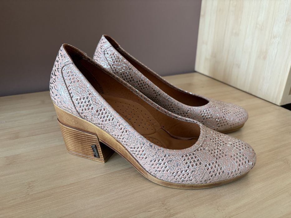 Оптопедични пролетни обувки на леко токче