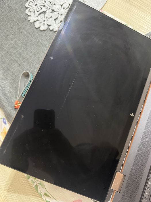 Laptop HP Spectre cu touch i7 -1165G7. 4K