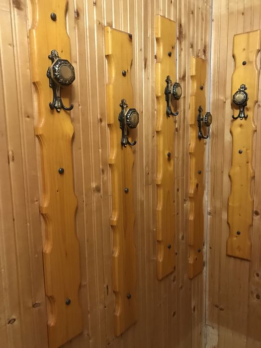 Продавам чамови мебели