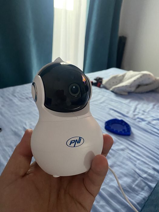 Camera de supraveghere pentru camera! Bebelusi sau altceva