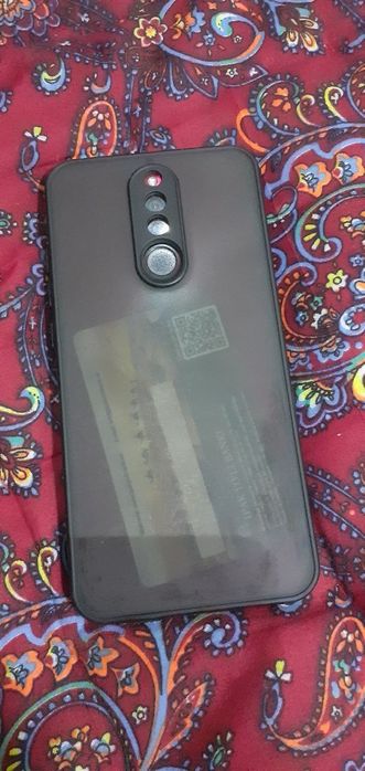 Redmi 8 4/64 gb xotira