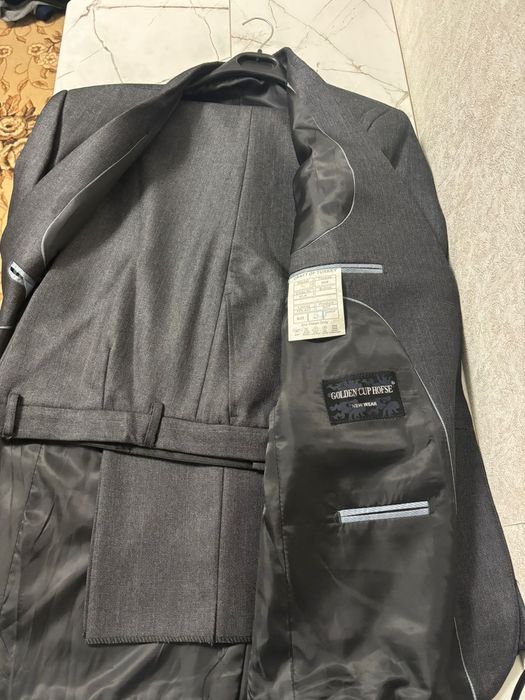 Продам брючной костюм