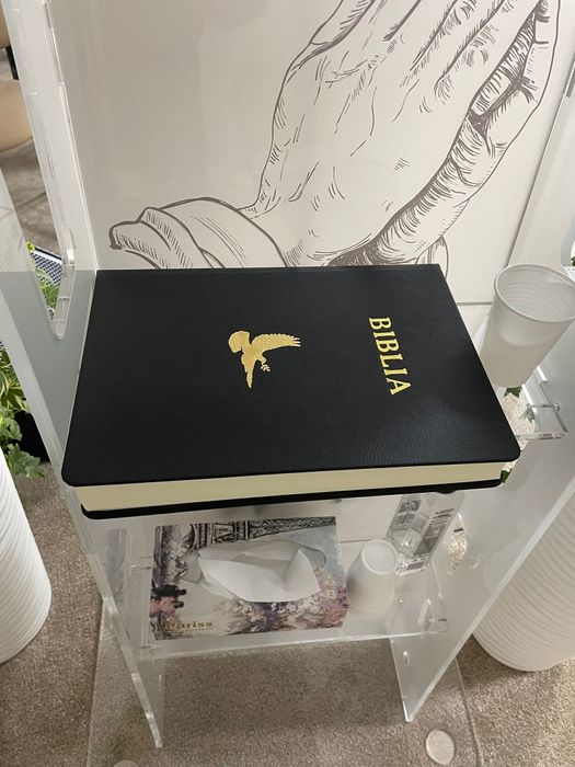 Vând biblie mare XXL