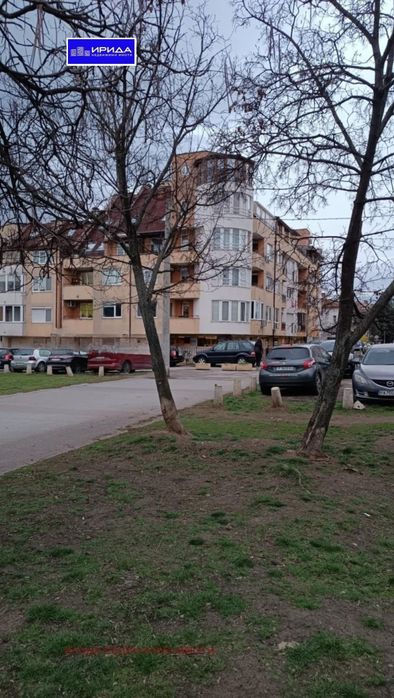 Тристаен апартамент в Гео Милев