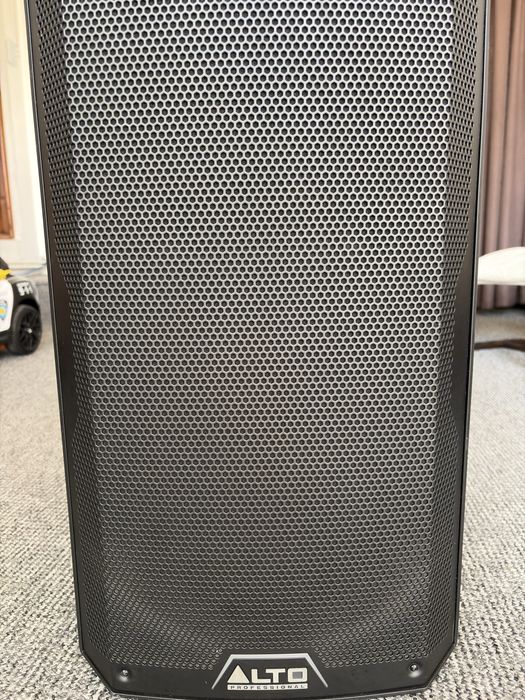 Vând 2 boxe Alto TS 412