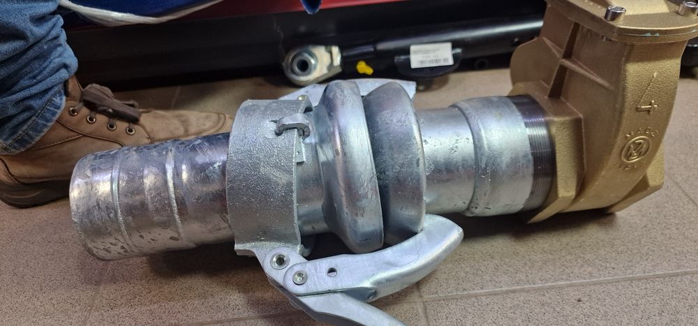 Vana robinet vidanja 4 toli cu filete ambele părți import Italia origi