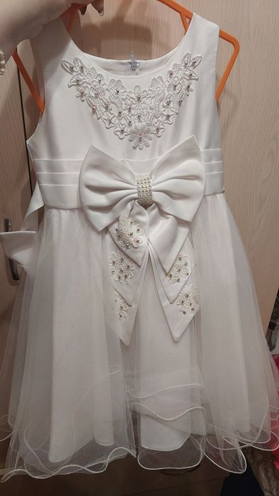 Продам платья на девочку