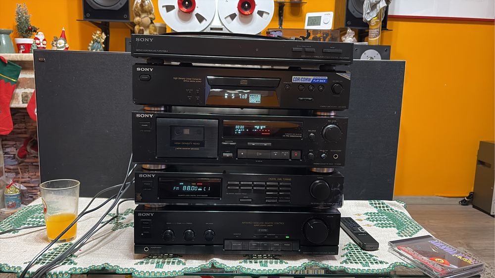 Linie Audio Sony Amplificator,Tuner,Deck,Cd si Pick-up ,Telecomanda.