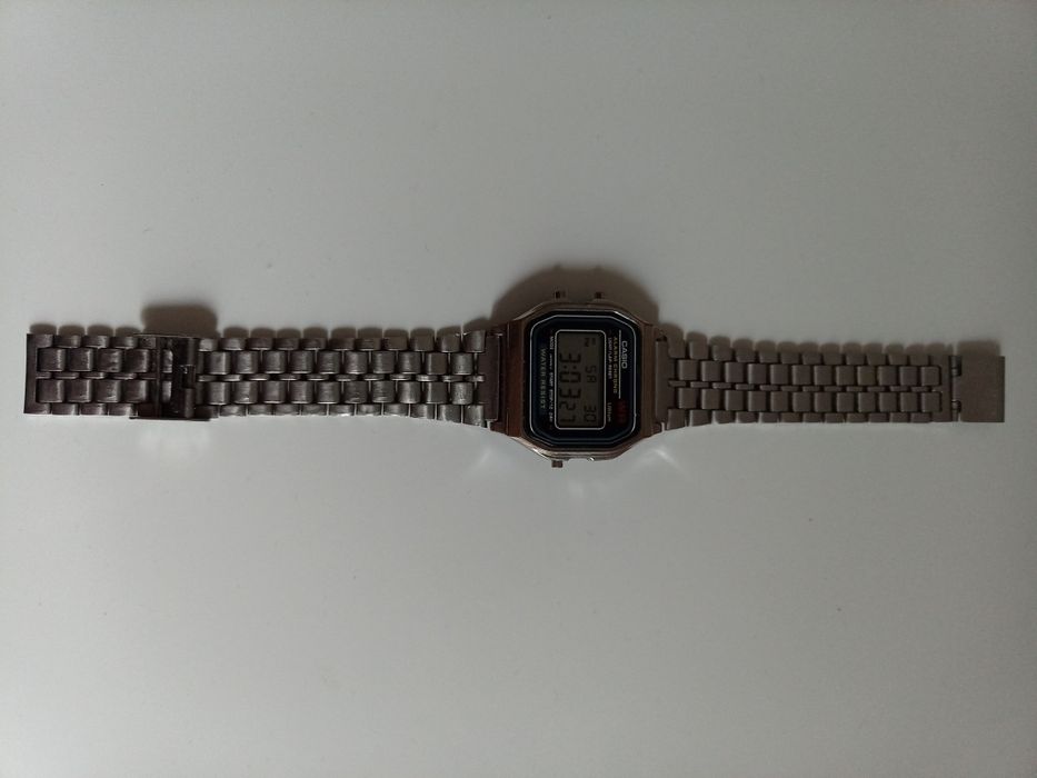 Продам электронные часы casio. Оригинал.