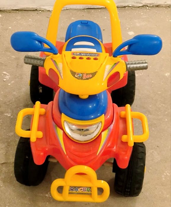 Детский электромобиль