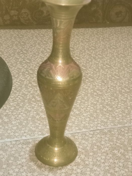 Продам вазу  индийскую