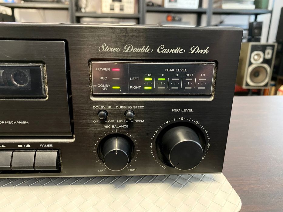 Двукасетен дек Akai