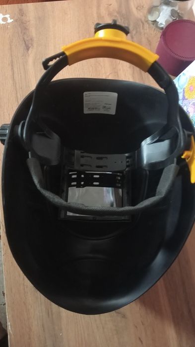 Продам сварочный щиток (маска сварщика)