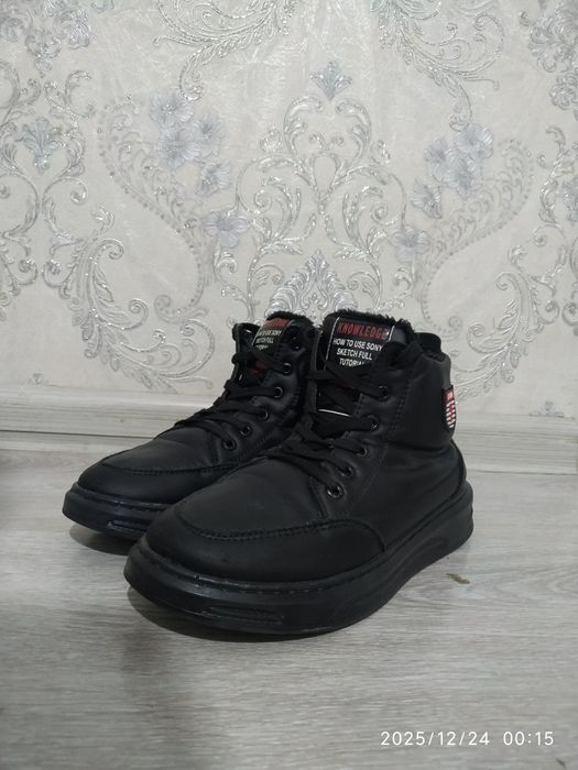 Мужской ботинка сотилади. 38®