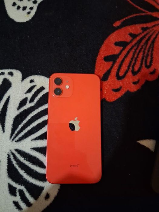 Vand iphone 12 simplu