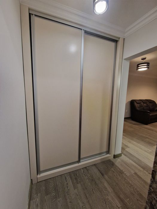 Inchiriez apartament 3 camere