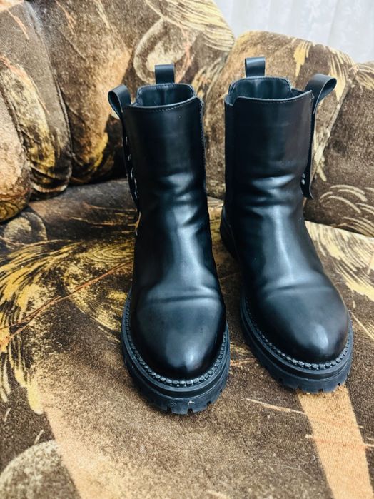 Кубинки черни 40 номер, почти нови