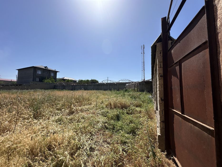 2 та Йер сотилади 8 сотихдан йонма йон угловой