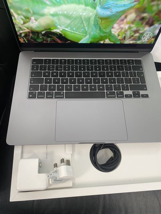 MacBook Air M2 15-inch/ 256 Gb / Space Gray / Cod produs: JL25