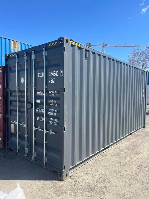 Продавам използвани и нови морски контейнери.
