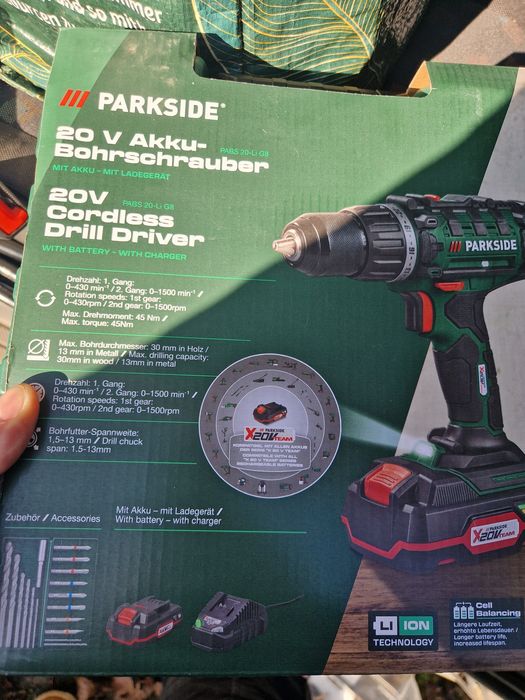 Продавам акумулаторен винтоверт.