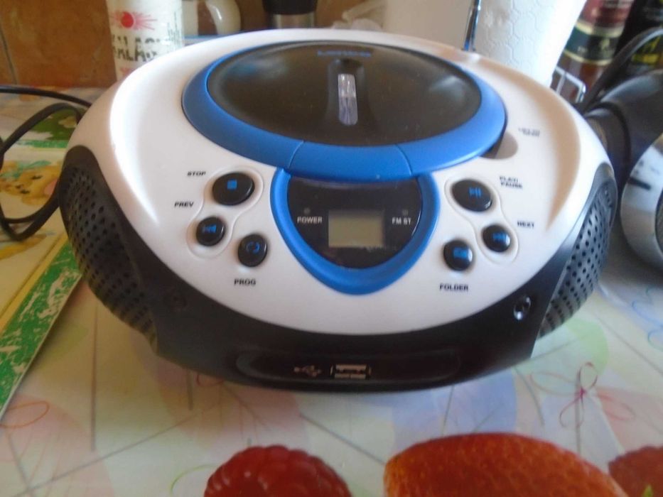 DVd-uri si Radio CD/Caset si USB