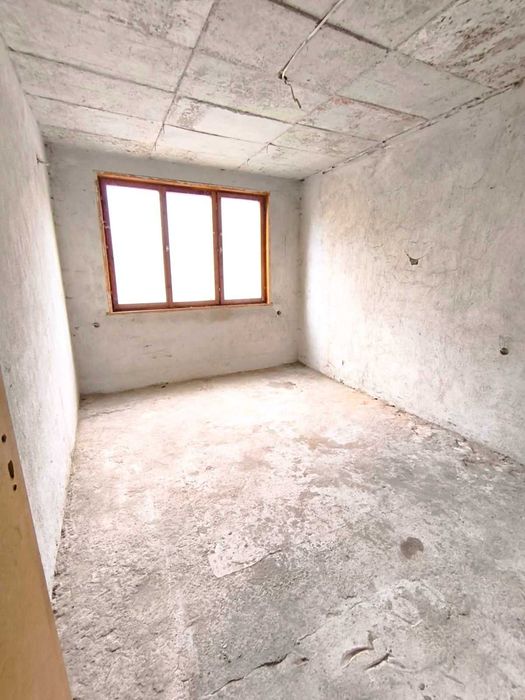 Продавам масивна къща в гр. Перник кв. Нов Драгановец