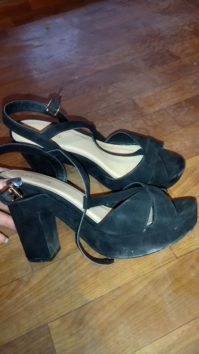 Продам сапоги и босоножки