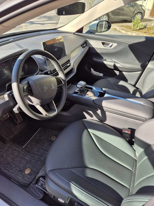 Hongqie E-QM5 500km pod zakaz