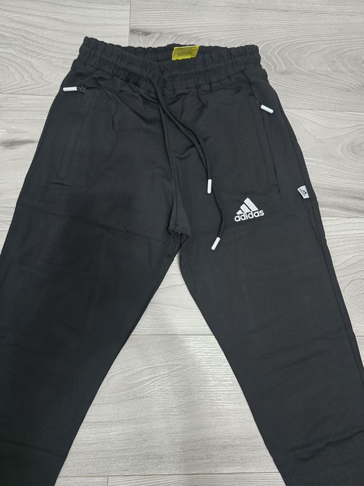 Pantaloni  de trening/Noi Adidas
