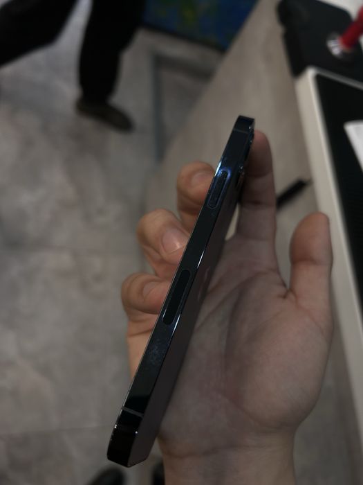 Айфон 12 про / телефон