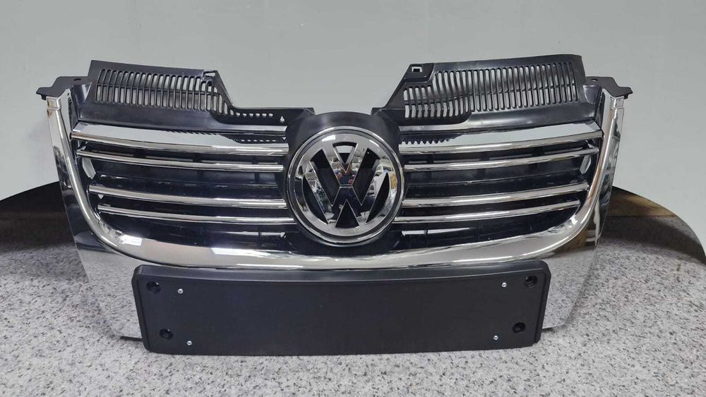 Решетка радиатора с хромом Jetta