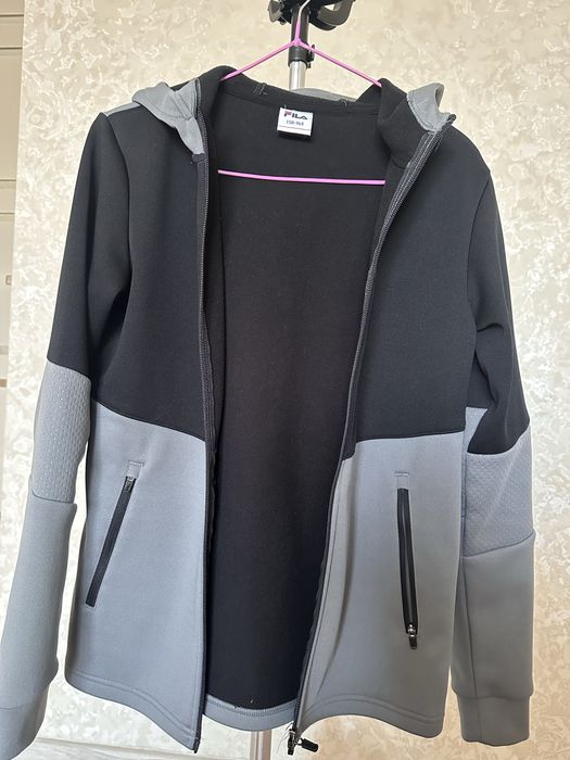 Продам кофту фирмы FULA