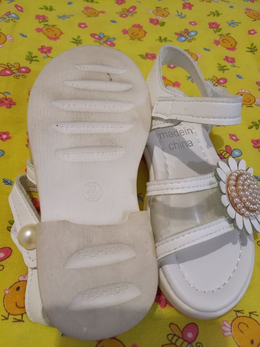 Продам детскую обувь