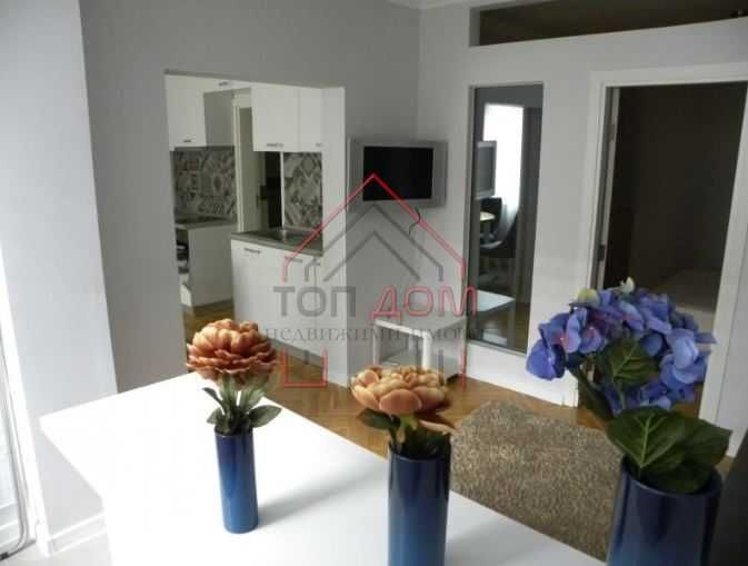 Дава се под наем Двустаен апартамент в Варна, Център - 55 кв.м за 510 € - Снимка #3