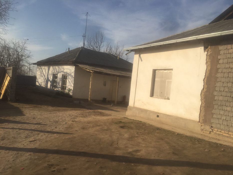 Уй Сотилади  иккта участка бир жойда зудлик билан