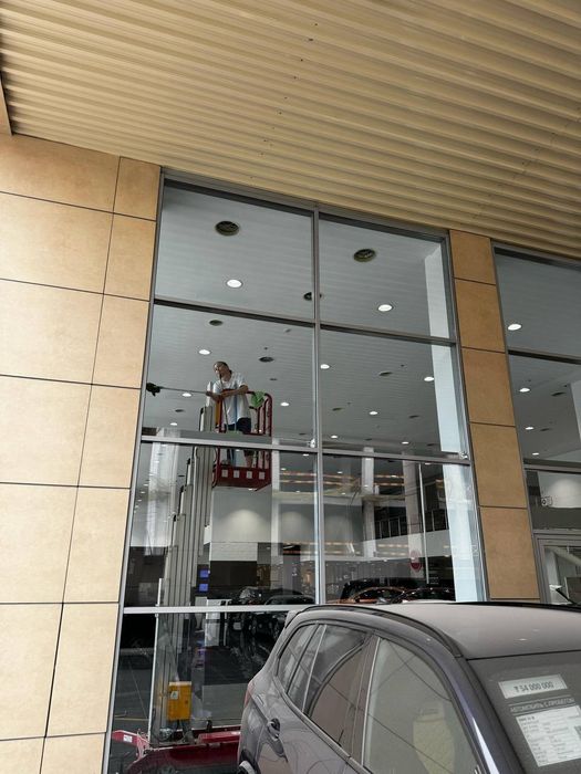 Мойка витражных окон