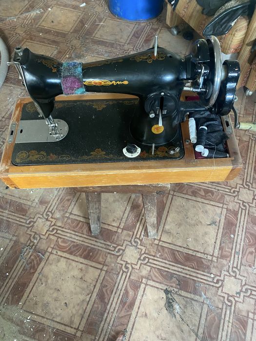 Продам швейную мошинку
