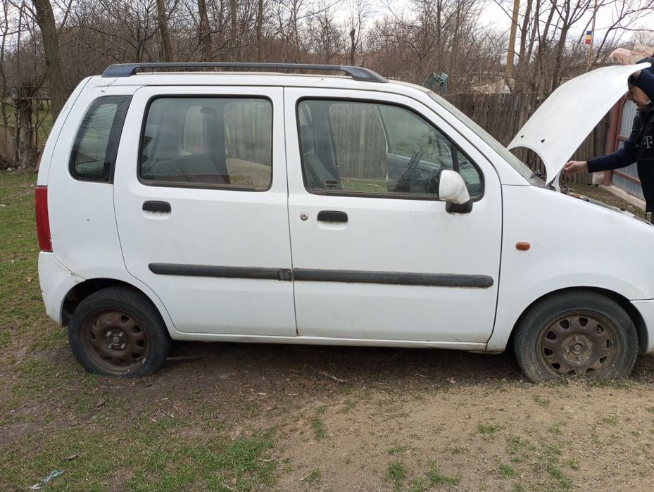 Vând opel agila pentru piese sau fier vechi