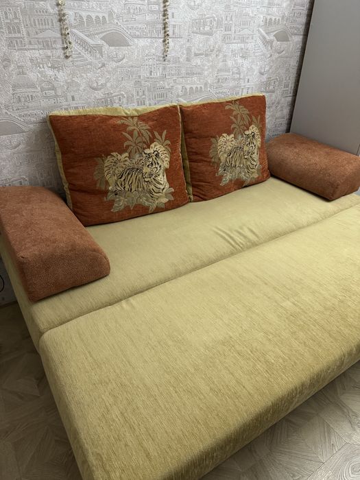 Срочно продам диван.