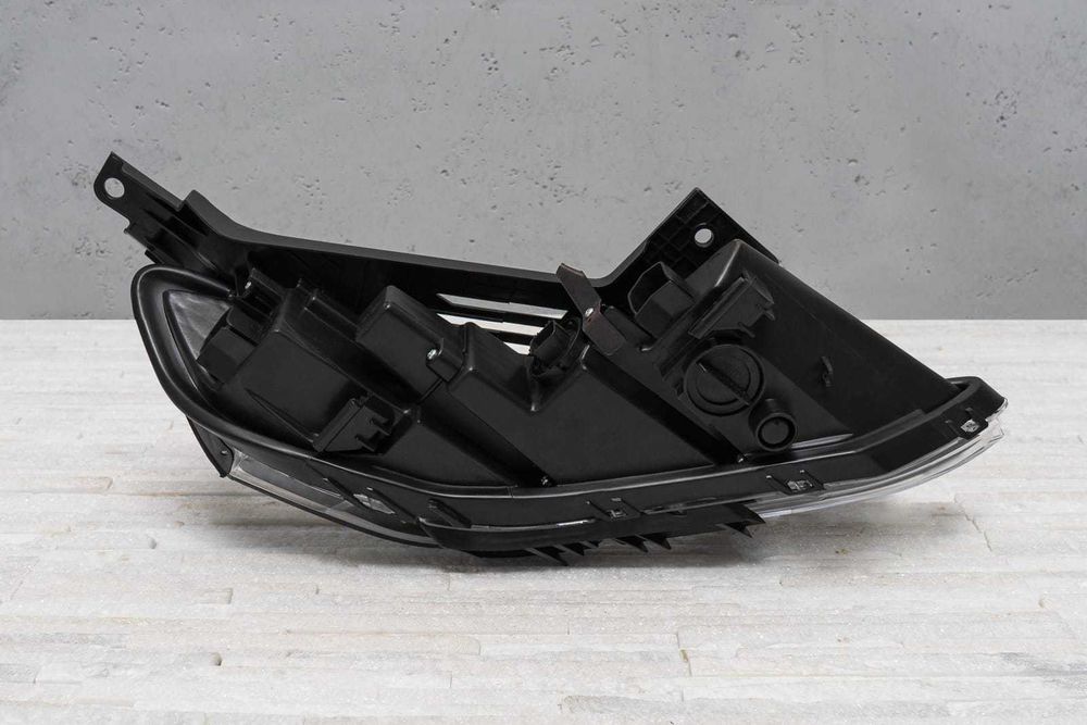 Комплект Фарове ляв + десен за HYUNDAI SANTA FE IV LED 2018 - 2024год.