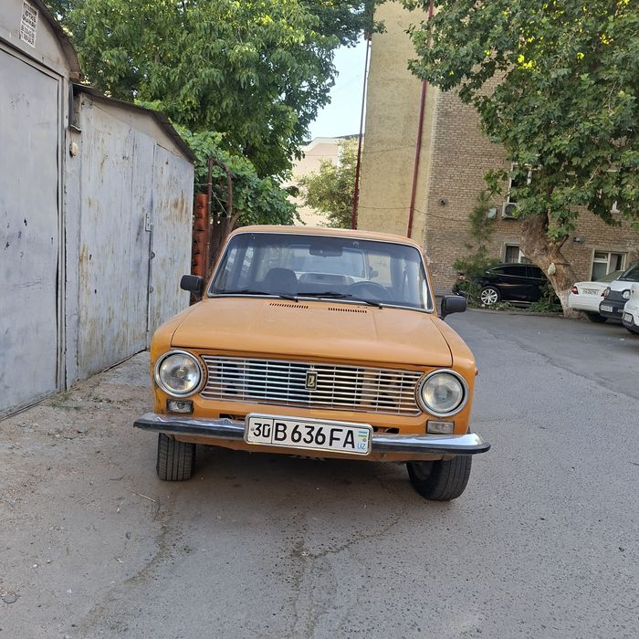 Vaz 21011 sotiladi 1983 yil