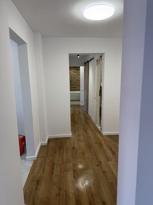 Vand Apartament 3 camere Stefan cel Mare stradal