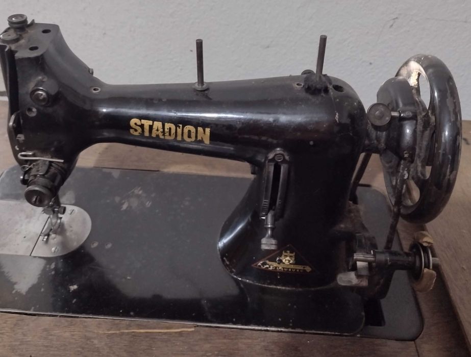 Стара крачна шевна машина - 2 броя