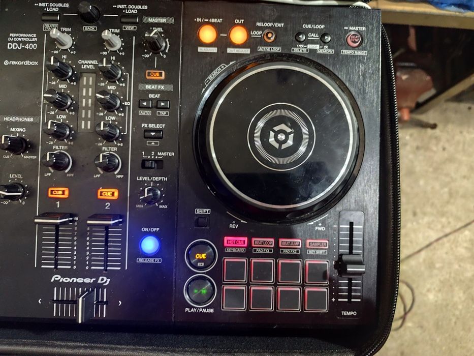 Pionner DDJ-400 rekordbox Конзола